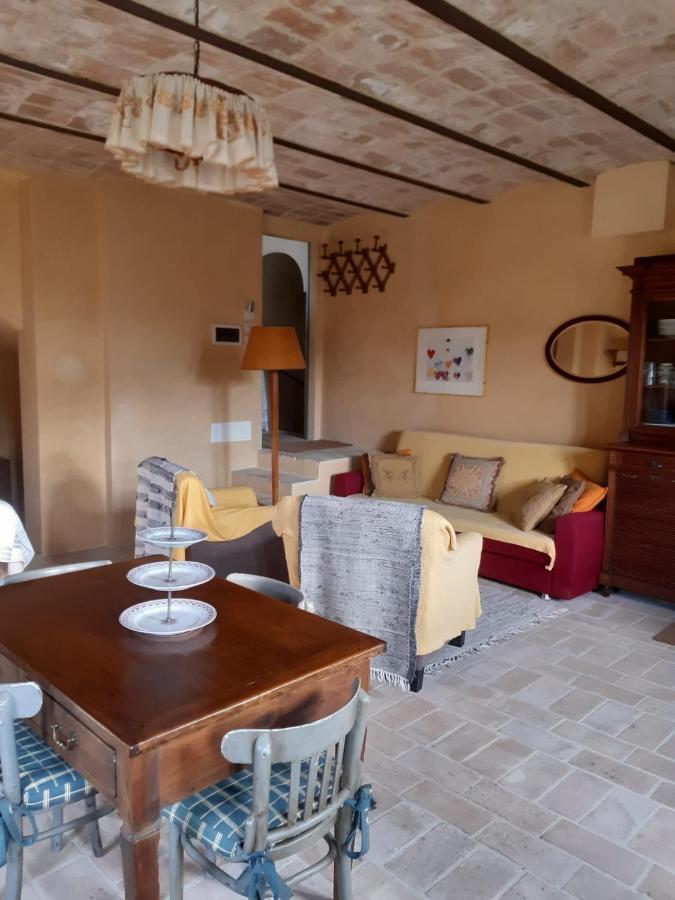 Borgo Cardaneto Bed & Breakfast Montone  Exterior photo